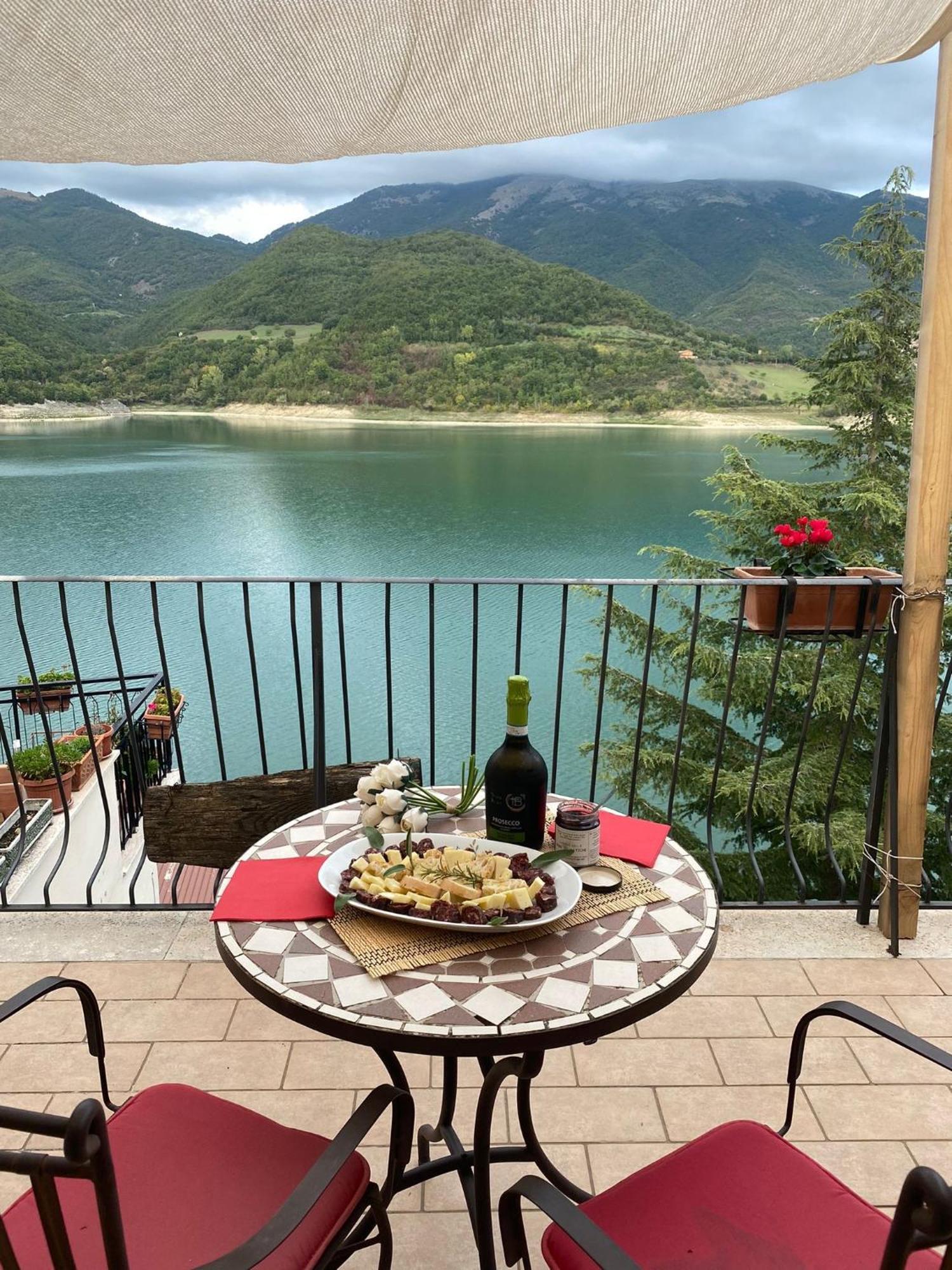 B&B La Casetta Sul Lago Colle di Tora Экстерьер фото