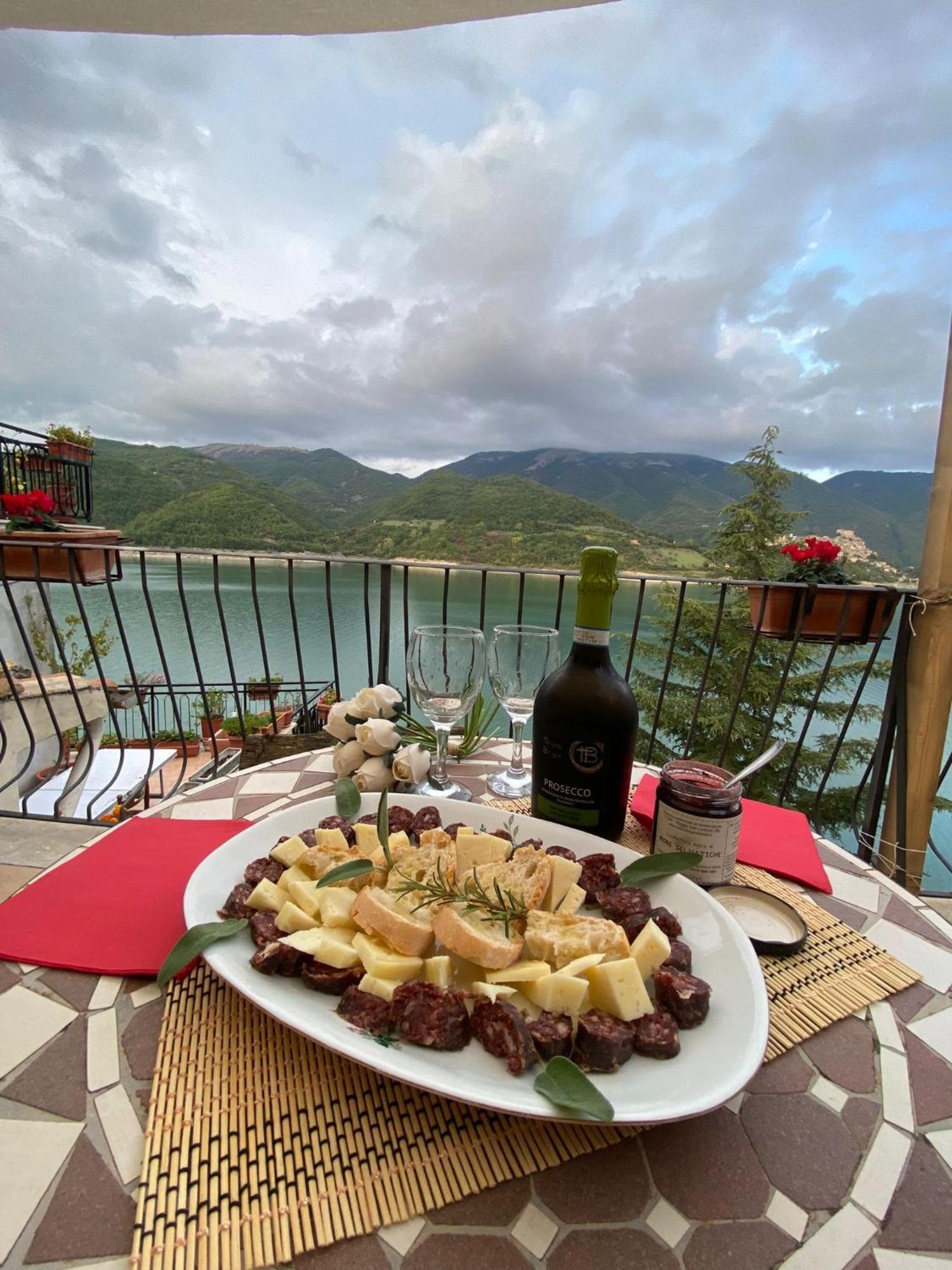 B&B La Casetta Sul Lago Colle di Tora Экстерьер фото