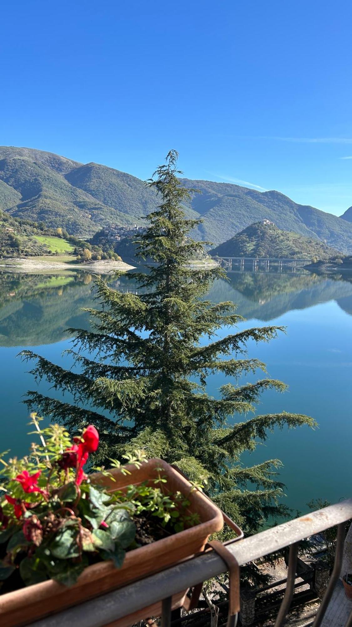 B&B La Casetta Sul Lago Colle di Tora Экстерьер фото