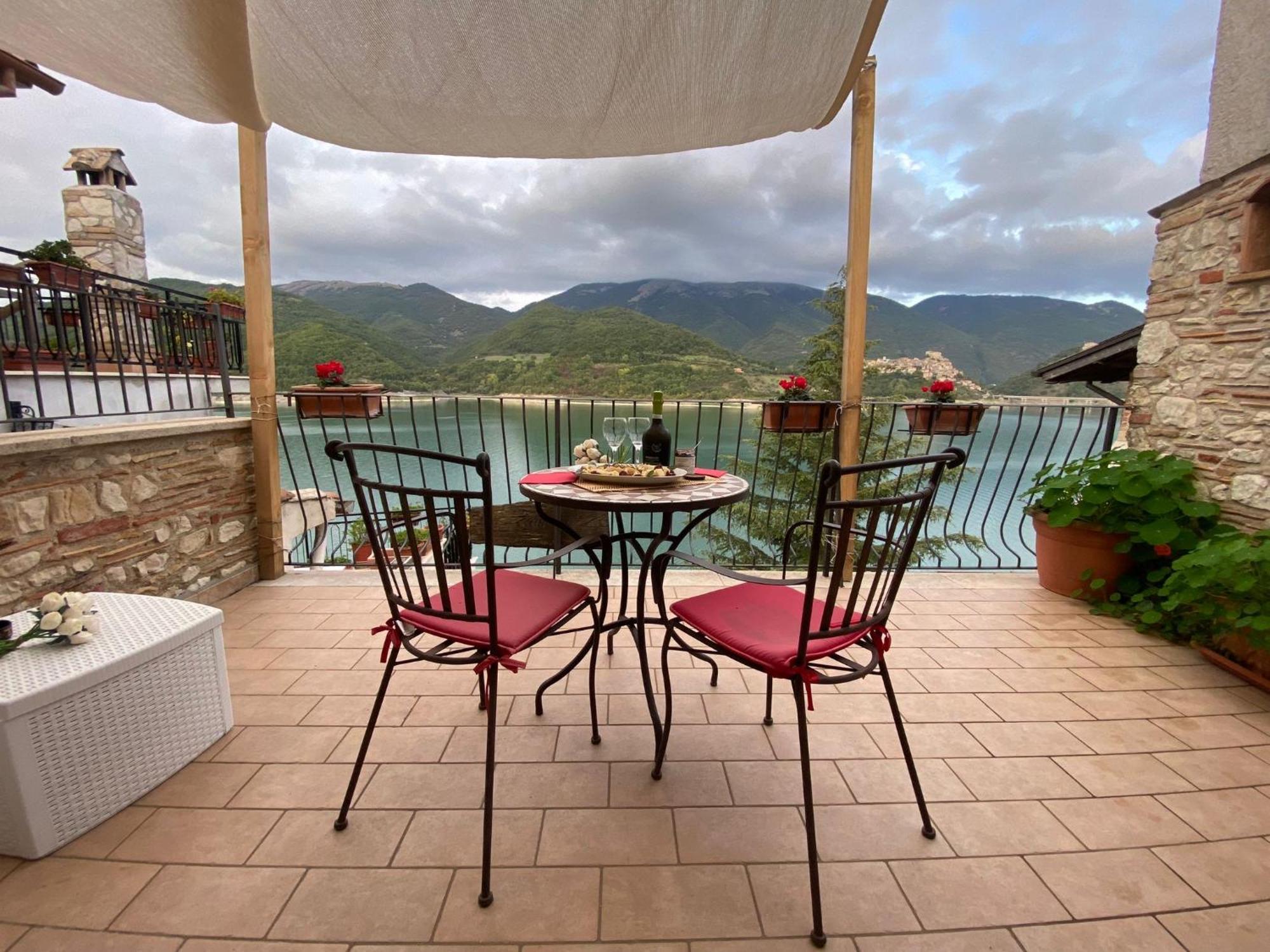 B&B La Casetta Sul Lago Colle di Tora Экстерьер фото