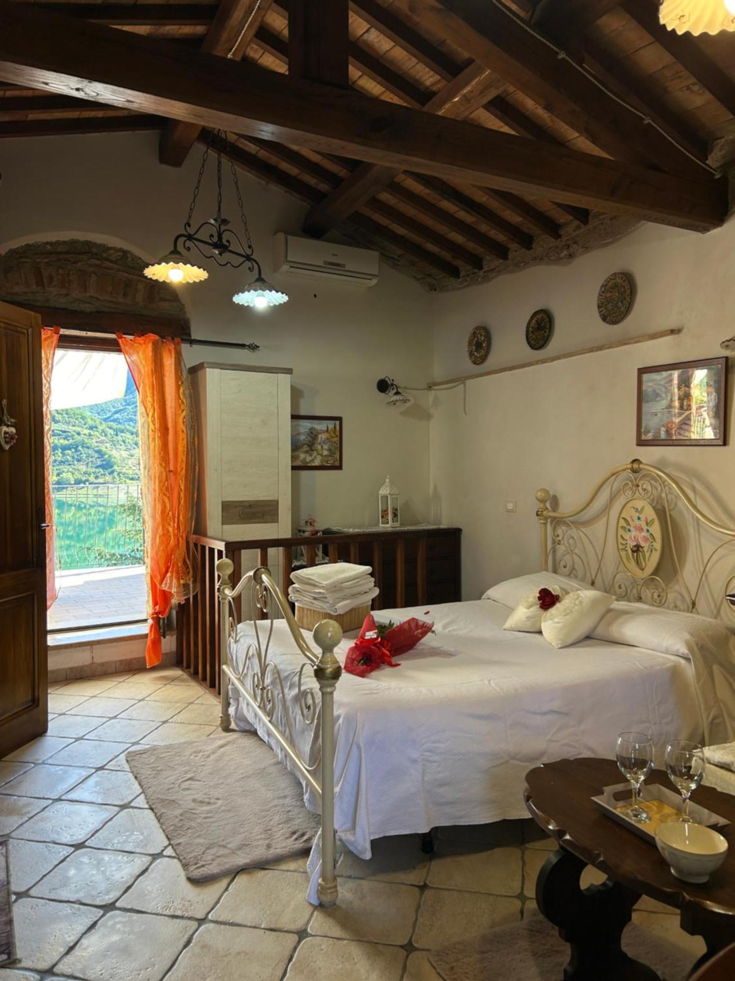 B&B La Casetta Sul Lago Colle di Tora Экстерьер фото